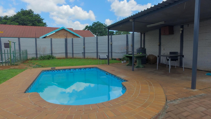 3 Bedroom Property for Sale in Rustenburg Central North West